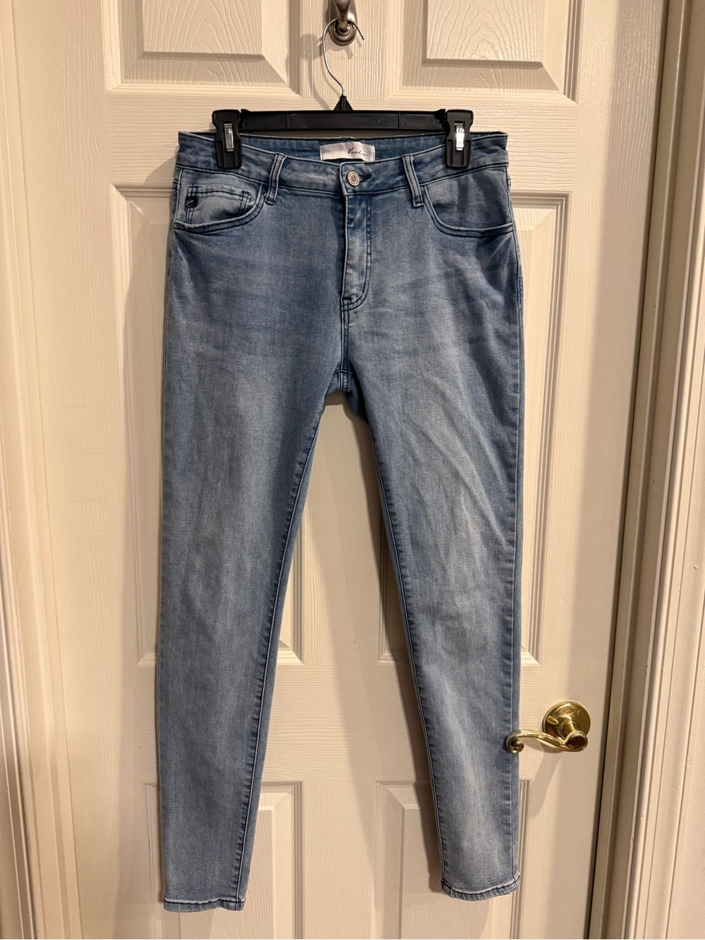 KanCan Women’s Light Wash Blue Stretchy Skinny Jeans